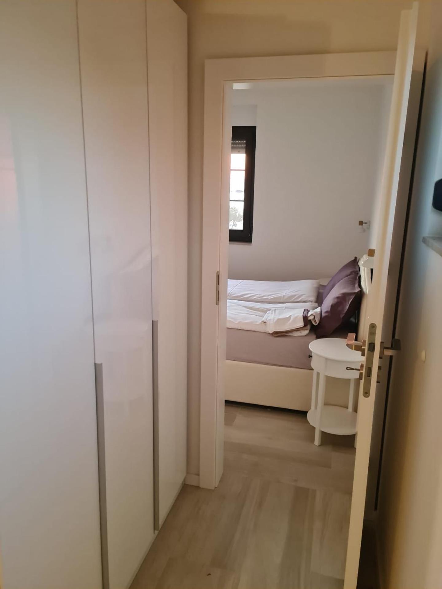 Appartments Akrapovic Vrsi Quarto foto